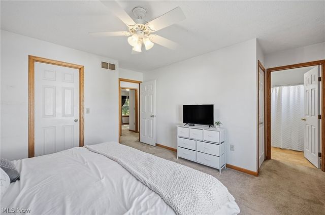 1138 Oxford Circle, Akron, OH 44312