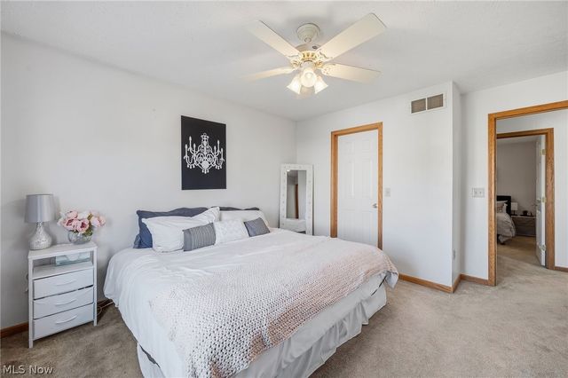 1138 Oxford Circle, Akron, OH 44312