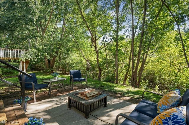 1138 Oxford Circle, Akron, OH 44312