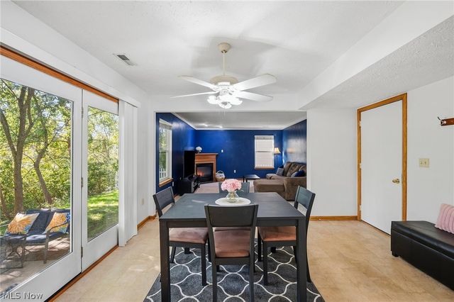 1138 Oxford Circle, Akron, OH 44312