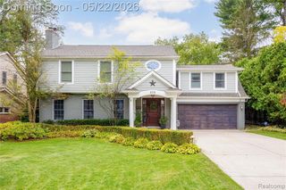 826 Larchlea Drive, Birmingham, MI 48009
