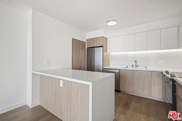 2700 Neilson Way 1628, Santa Monica, CA 90405