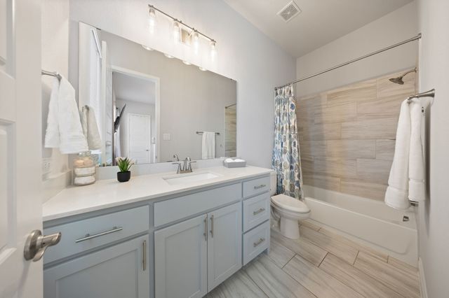 996 Myers Park Trail, Roanoke, TX 76262
