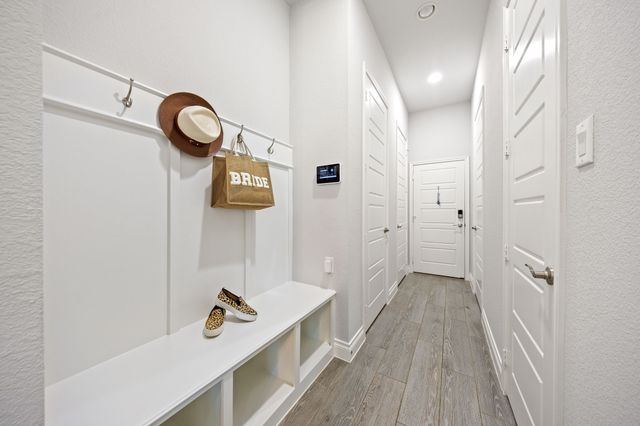996 Myers Park Trail, Roanoke, TX 76262