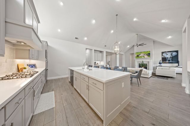 996 Myers Park Trail, Roanoke, TX 76262