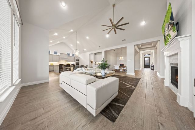 996 Myers Park Trail, Roanoke, TX 76262