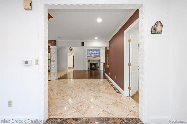 38327 Sleigh Drive, Sterling Heights, MI 48310