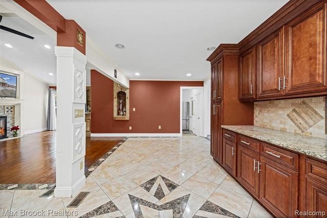 38327 Sleigh Drive, Sterling Heights, MI 48310