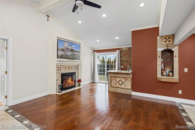 38327 Sleigh Drive, Sterling Heights, MI 48310