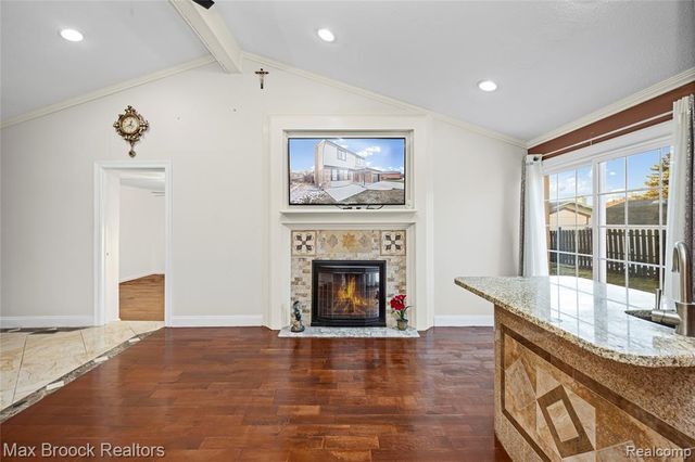 38327 Sleigh Drive, Sterling Heights, MI 48310