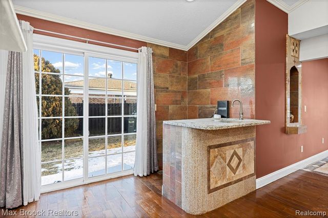 38327 Sleigh Drive, Sterling Heights, MI 48310