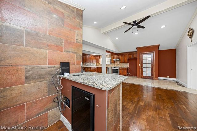 38327 Sleigh Drive, Sterling Heights, MI 48310