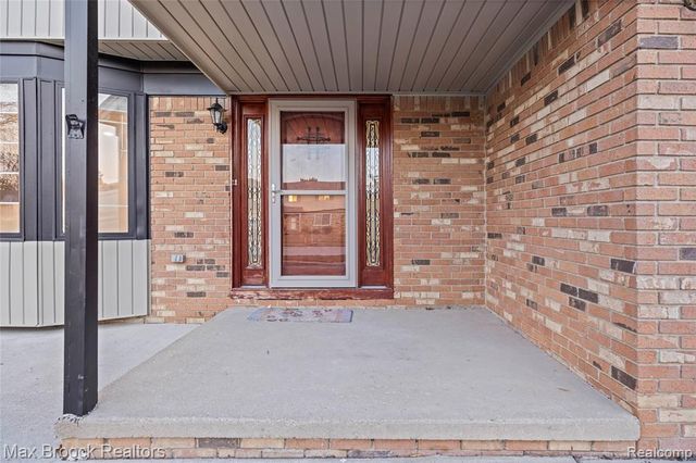 38327 Sleigh Drive, Sterling Heights, MI 48310