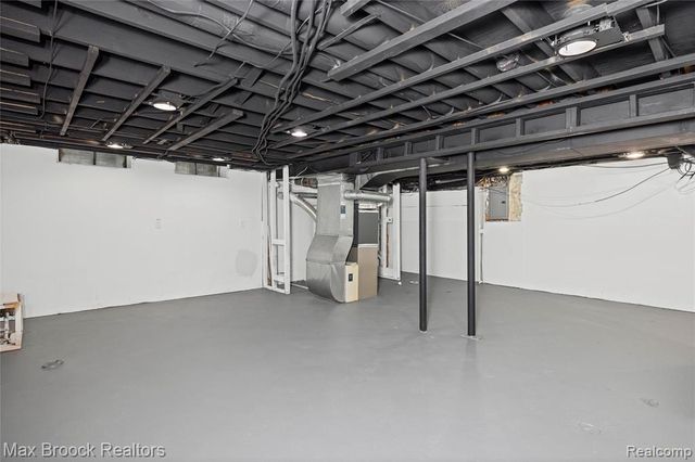 38327 Sleigh Drive, Sterling Heights, MI 48310