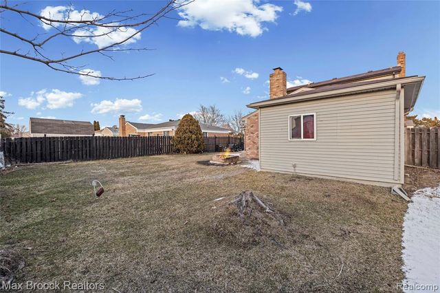 38327 Sleigh Drive, Sterling Heights, MI 48310