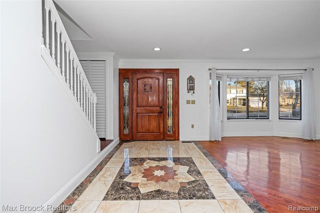 38327 Sleigh Drive, Sterling Heights, MI 48310