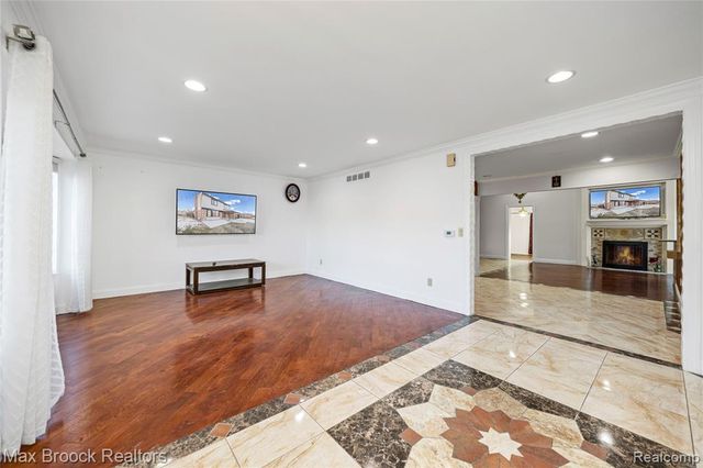38327 Sleigh Drive, Sterling Heights, MI 48310