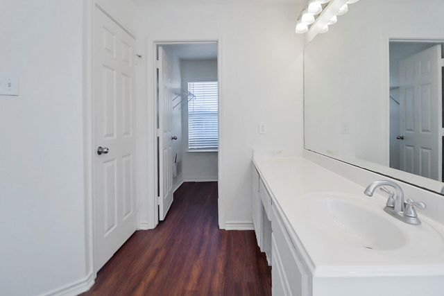 2325 Shady Pine Drive, Conroe, TX 77301