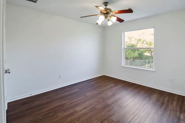2325 Shady Pine Drive, Conroe, TX 77301