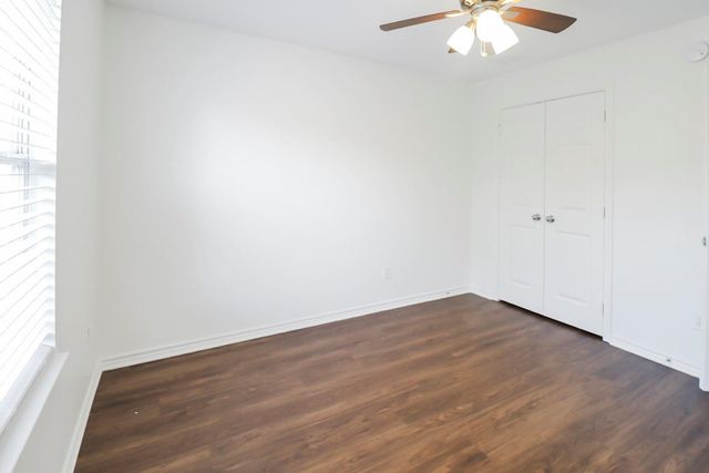 2325 Shady Pine Drive, Conroe, TX 77301