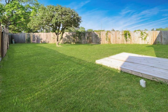 2325 Shady Pine Drive, Conroe, TX 77301