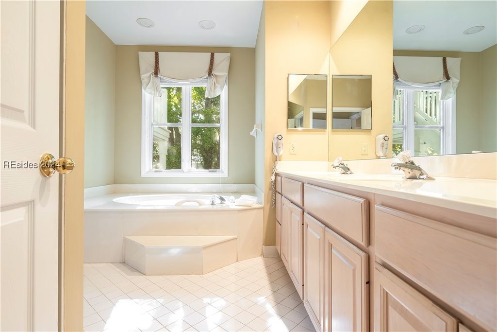 Image 12 of property listing at 14 Wimbledon Ct Unit 137, Hilton Head Island, SC 29928