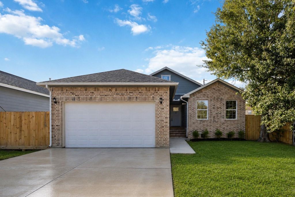 3205 Nebraska Street, Baytown, TX 77520