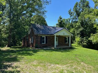 160 Thompson Ln, Paris, TN 38242