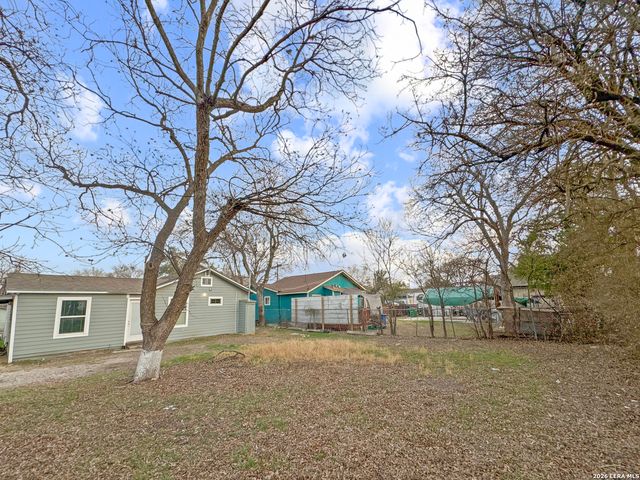 1003 S San Joaquin, San Antonio, TX 78237