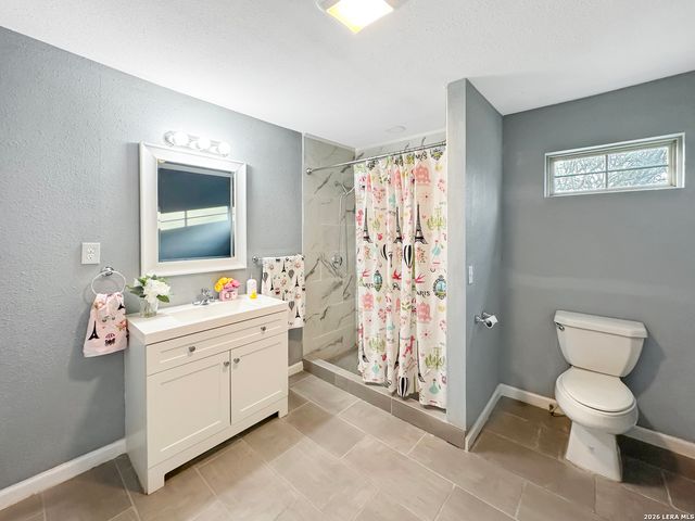 1003 S San Joaquin, San Antonio, TX 78237