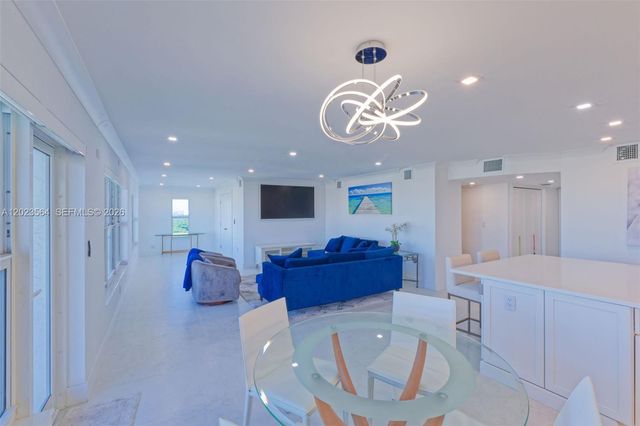 3000 E Sunrise Blvd PHG, Fort Lauderdale, FL 33304