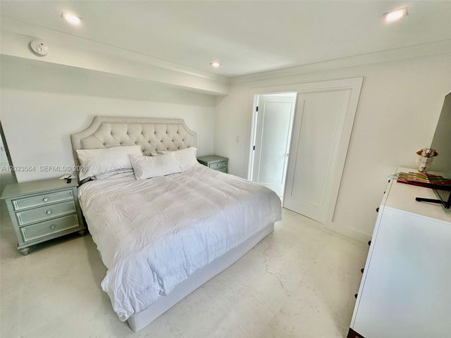 3000 E Sunrise Blvd PHG, Fort Lauderdale, FL 33304