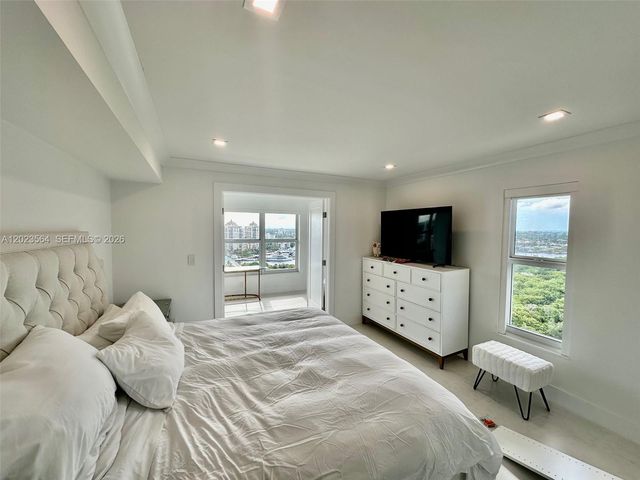 3000 E Sunrise Blvd PHG, Fort Lauderdale, FL 33304