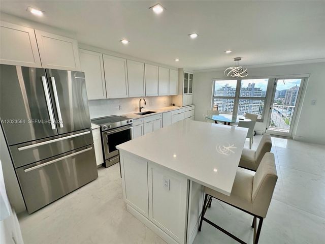3000 E Sunrise Blvd PHG, Fort Lauderdale, FL 33304