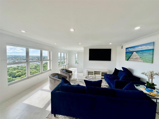 3000 E Sunrise Blvd PHG, Fort Lauderdale, FL 33304