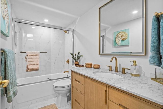 2001 Sabal Ridge Court A, Palm Beach Gardens, FL 33418