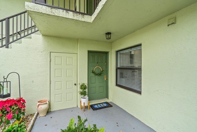 2001 Sabal Ridge Court A, Palm Beach Gardens, FL 33418