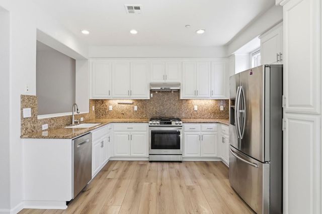 70 Towne Circle, Mountain View, CA 94040