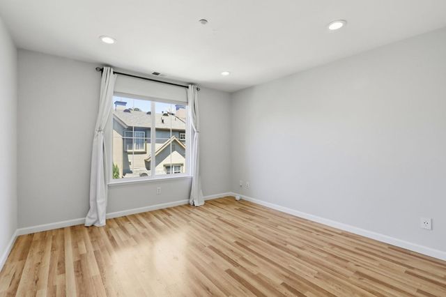 70 Towne Circle, Mountain View, CA 94040