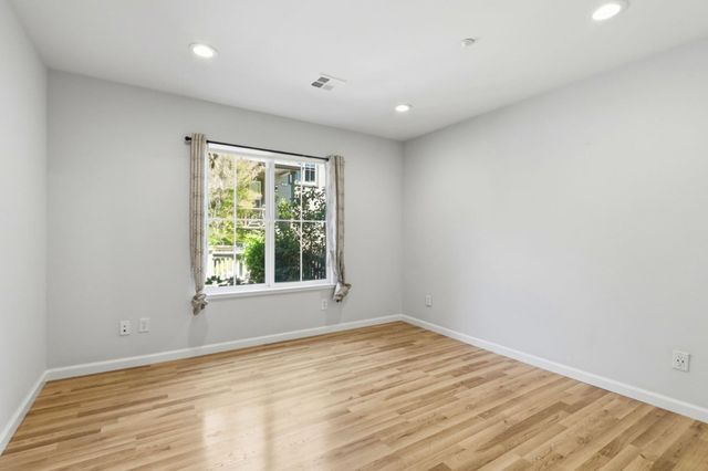 70 Towne Circle, Mountain View, CA 94040