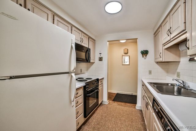 1370 Maple Road 1, Amherst, NY 14221