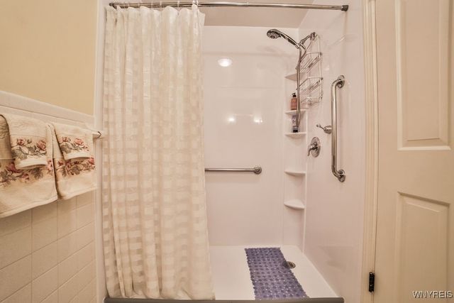 1370 Maple Road 1, Amherst, NY 14221