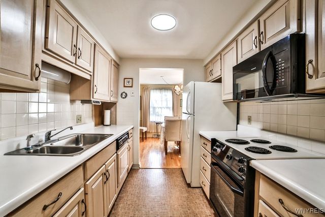 1370 Maple Road 1, Amherst, NY 14221