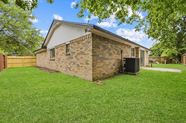 7310 Londres Drive, Houston, TX 77083