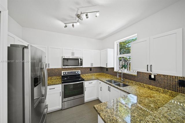 11613 NW 78th St 11613, Doral, FL 33178