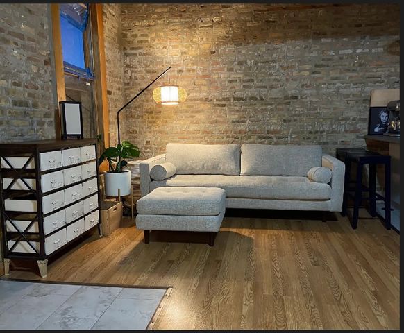 1319 W Erie Street 2R, Chicago, IL 60642