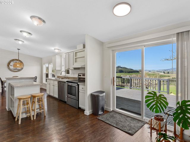 21155 Ne SUNNYCREST Rd, Newberg, OR 97132