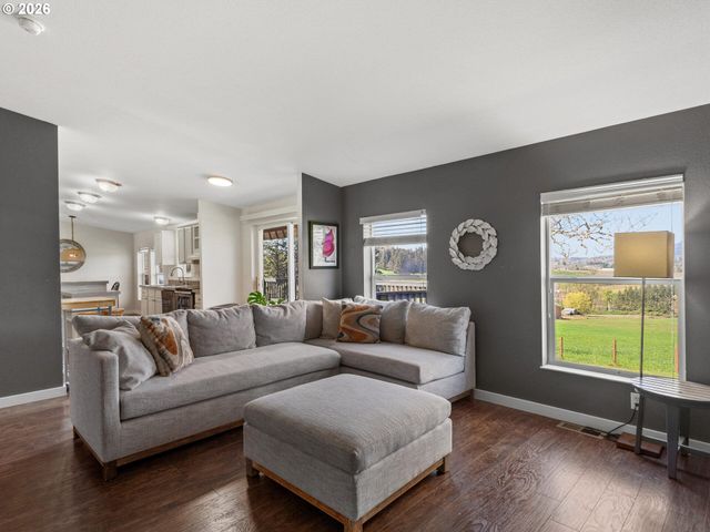 21155 Ne SUNNYCREST Rd, Newberg, OR 97132
