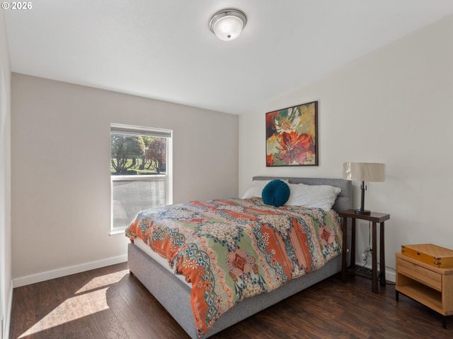 21155 Ne SUNNYCREST Rd, Newberg, OR 97132