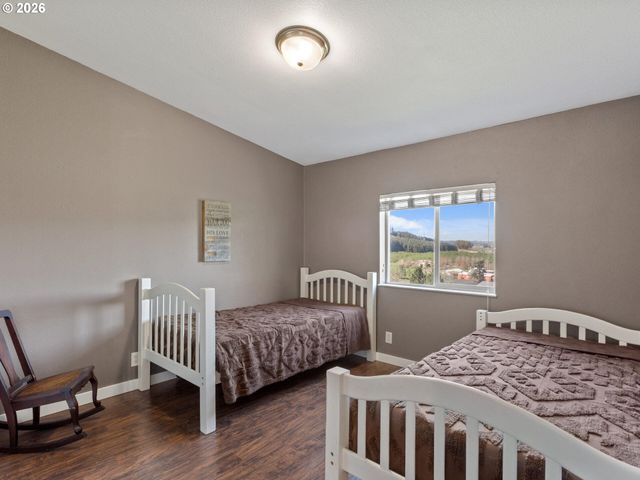 21155 Ne SUNNYCREST Rd, Newberg, OR 97132